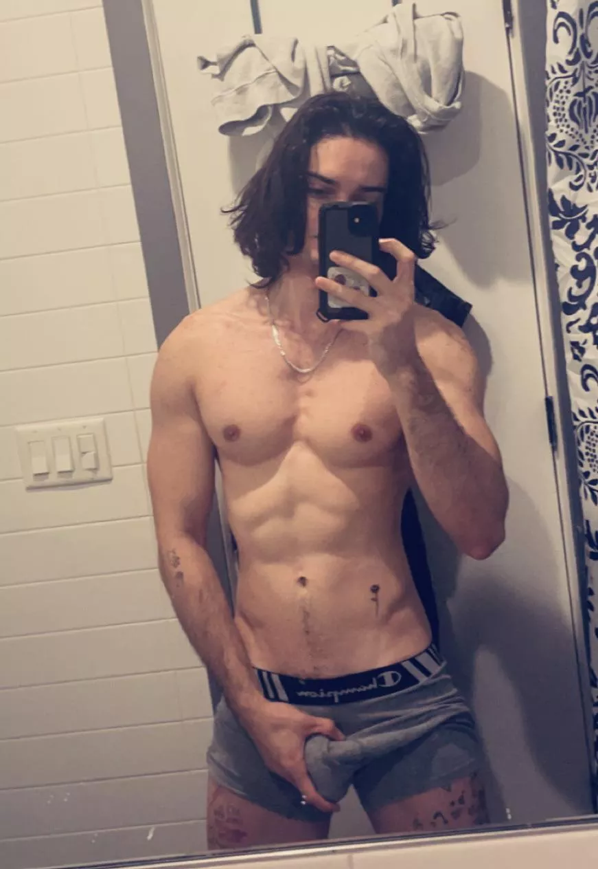 Would you join me in the shower🖤