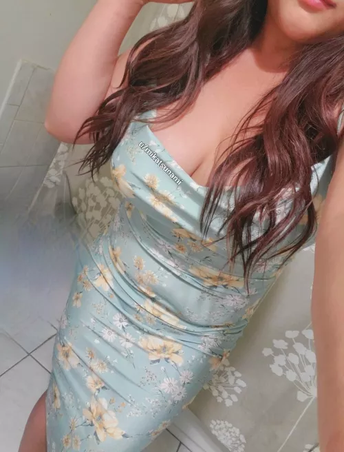Would you rather I pull the dress from the top or the bottom? 🥰😘