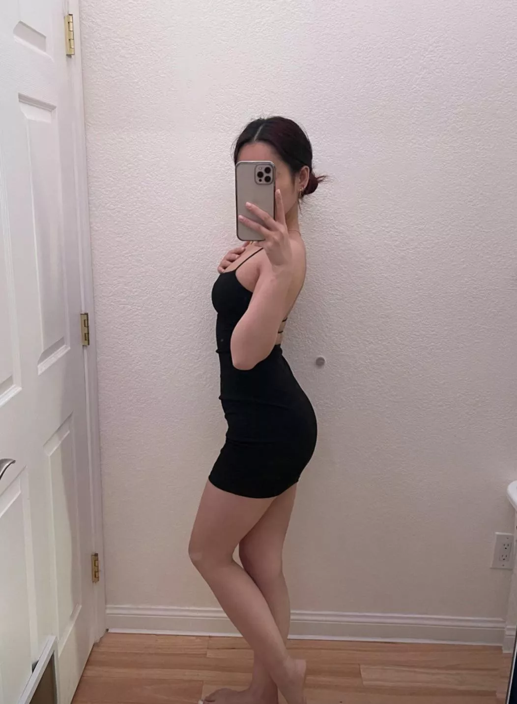 you like my dress? 🖤