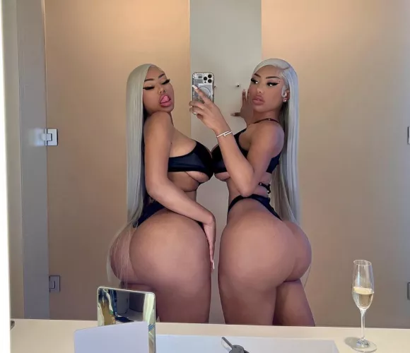 👯‍♀️