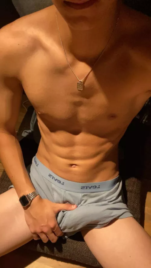 18 / Should I unwrap the present 🤭