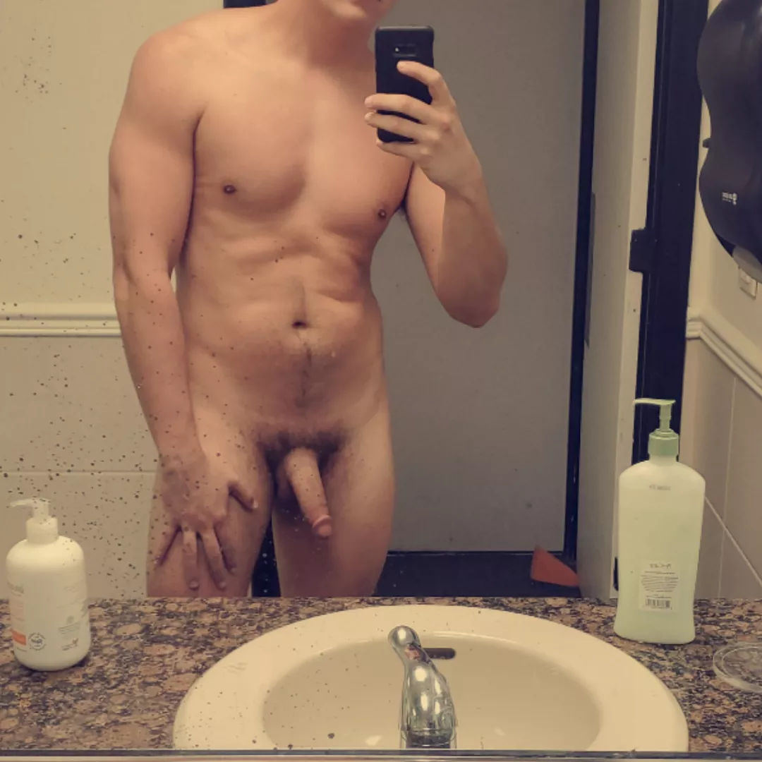 [24] Hung Stud