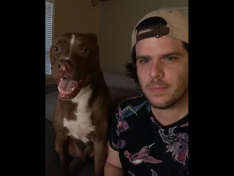 33 any bros want to keep me company and be online buds