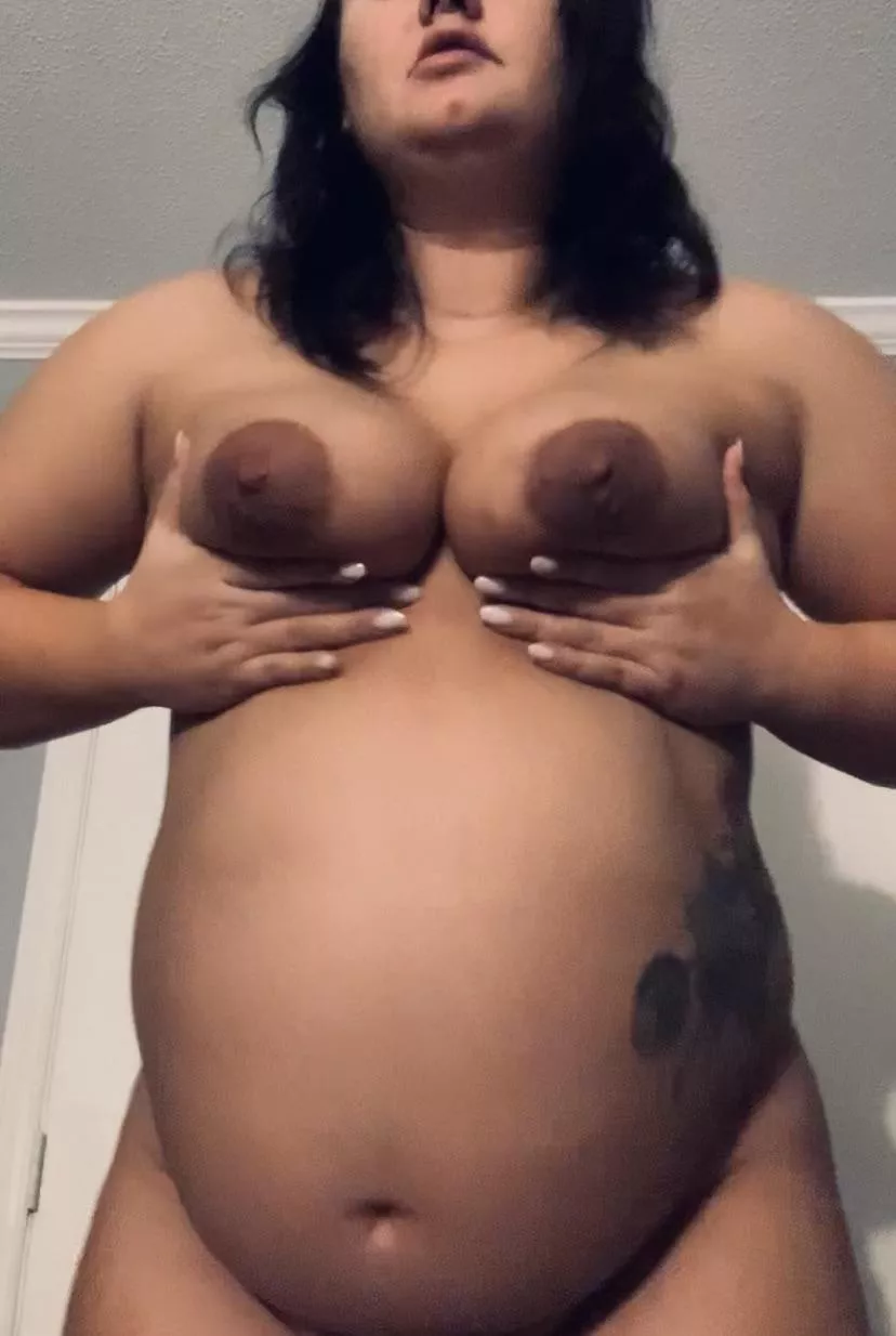 4 weeks to go and feeling so big and SO horny