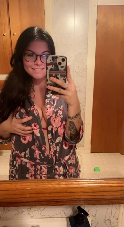 6 mos pregnant and wanna be naughty 👀