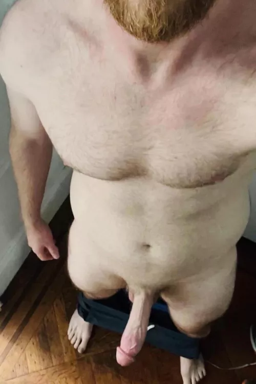 6’4 ginger likes long walks on the beach, coffee dates, and cute switch girls that get off on both being choked and edging a BWC