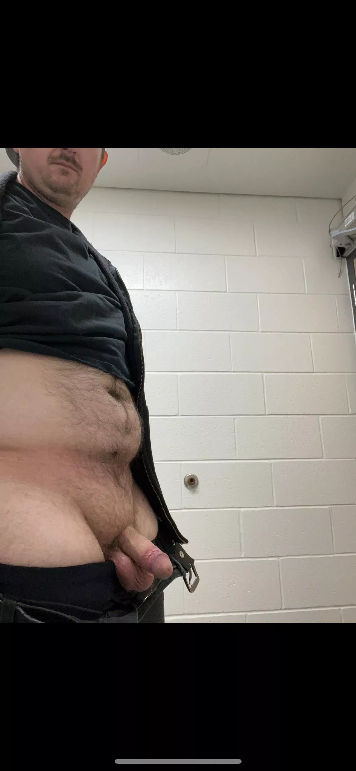 A quickie in the washroom at work, any one want to help ;)