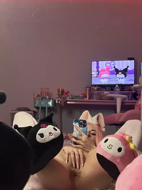 Anyone awake to play with this puppy? I have my bedtime slippers on 😛🫣🐶