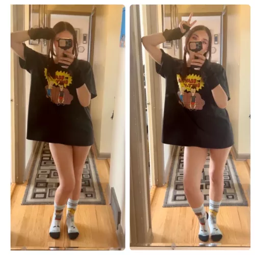 Beavis and Butt-Head shirt & socks 💛❤️