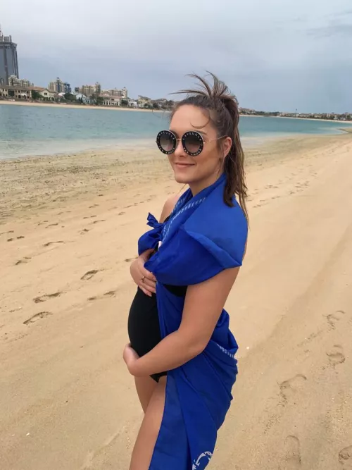 Been made pregnant by one of my top fans. 😈🍼 Anyone wants to do a pregnant slut? 🍆💦