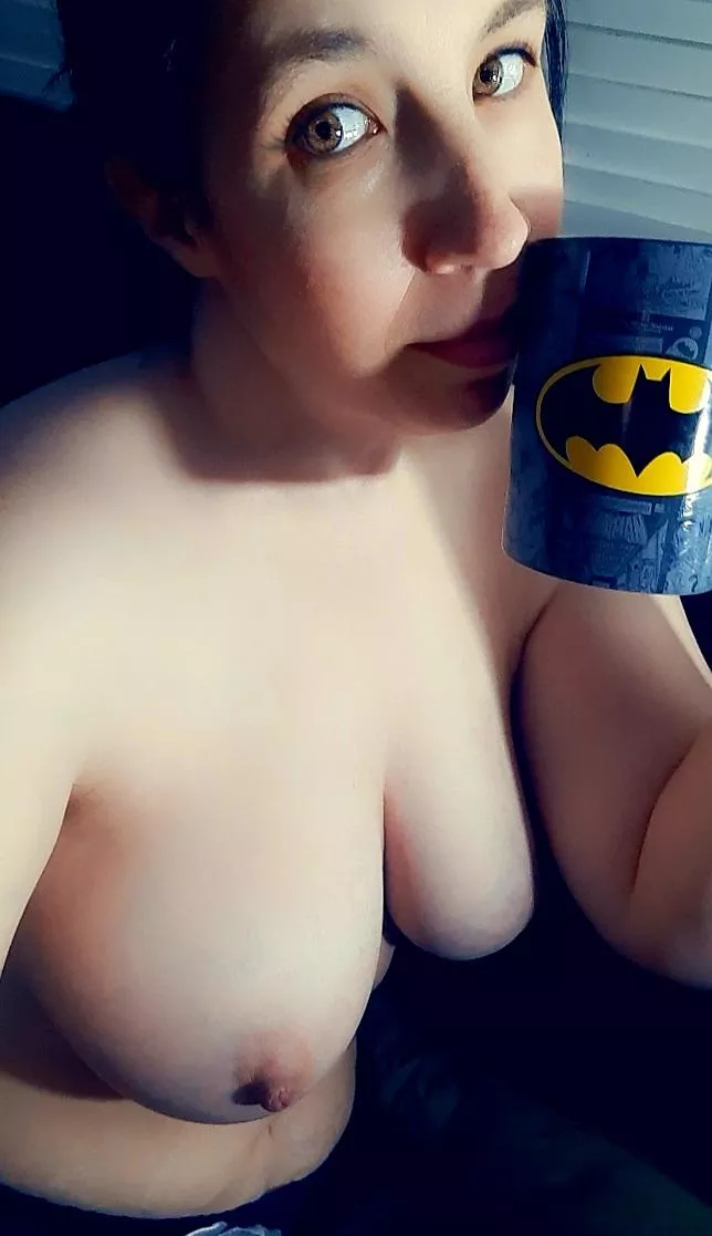 Care to spend a cozy hump day with me? I see lots of cuddles and humping in our future 😉