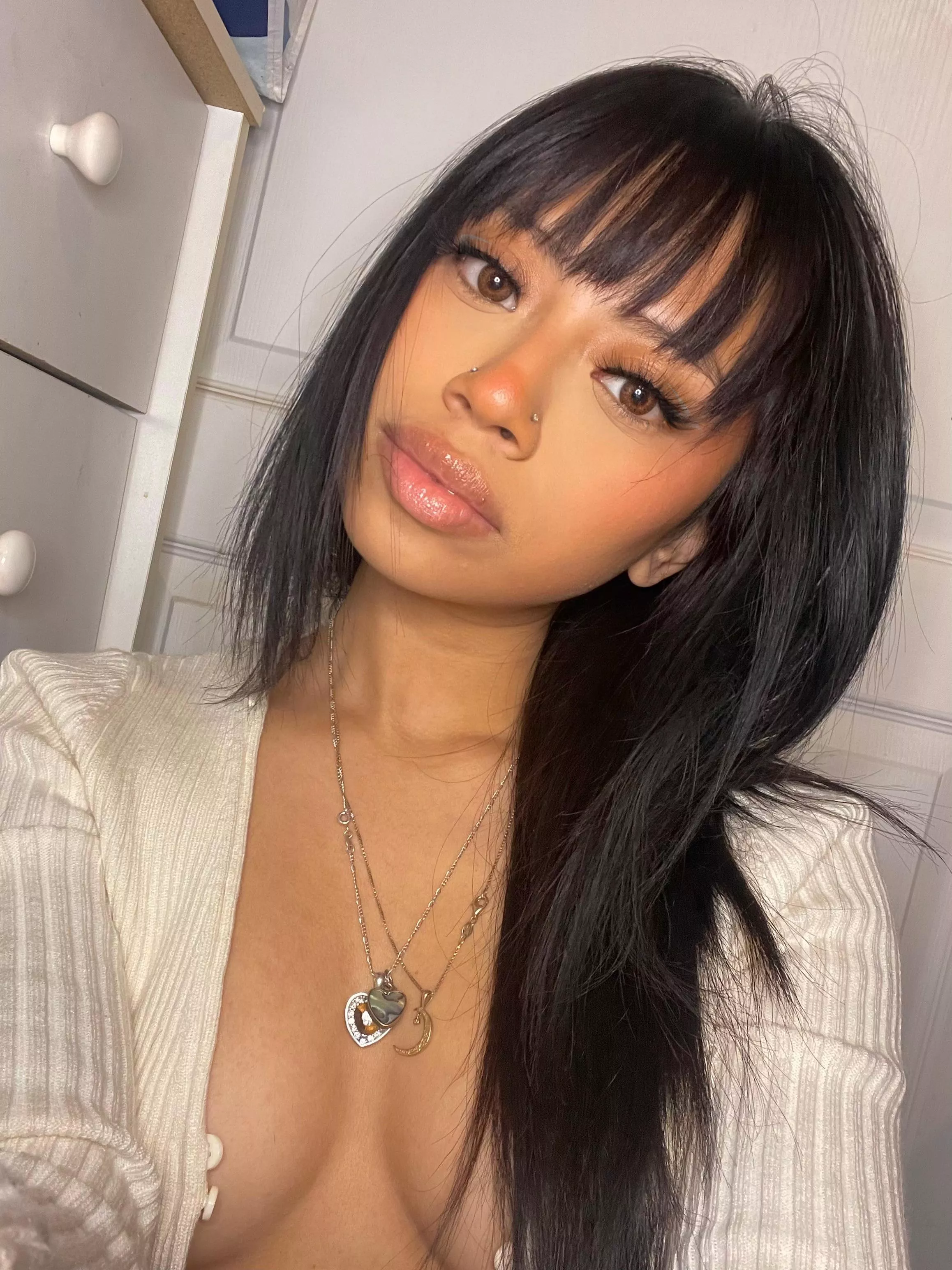 Do u wanna cum on my tight body ??