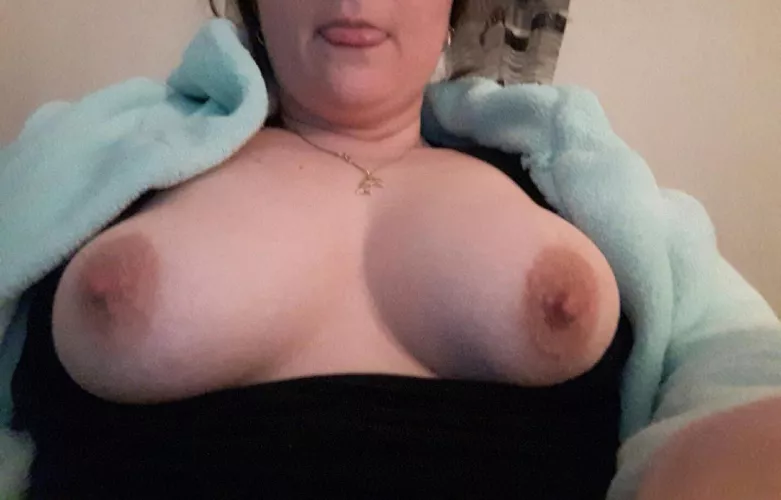 F34 Rate my boobs!
