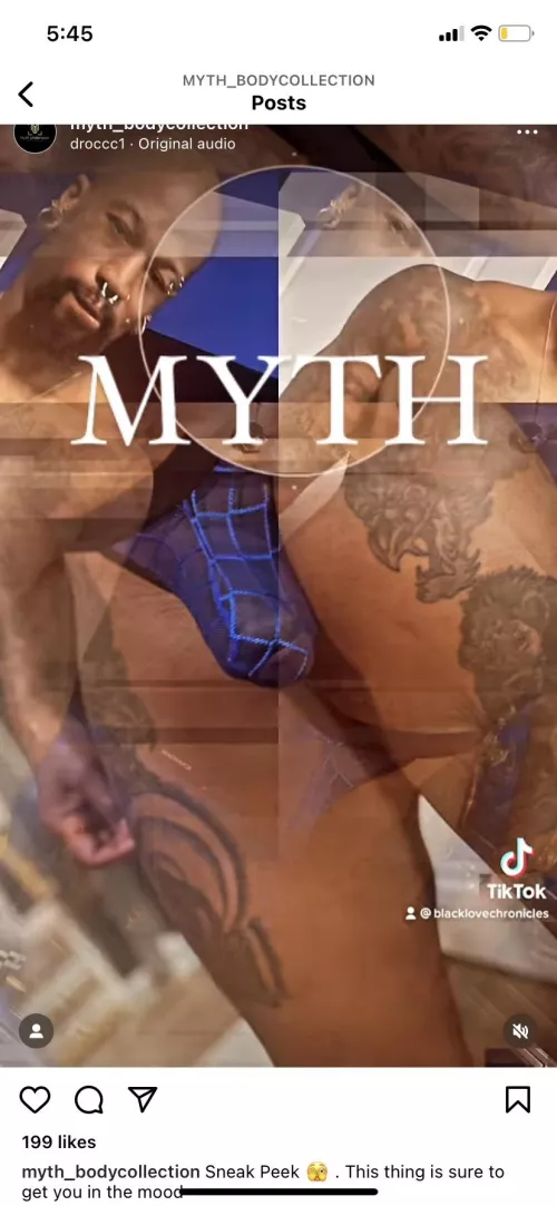 Former FB star & current underwear model Ray Edwards JR