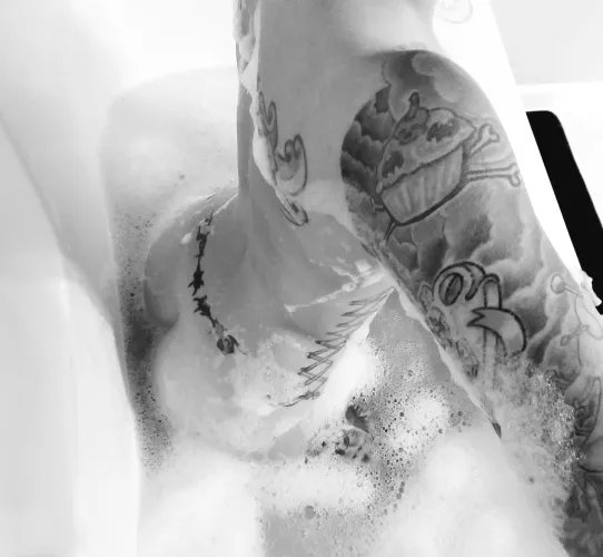 Happy Humpday!!! Dms open! cum say Hi💀💀💀