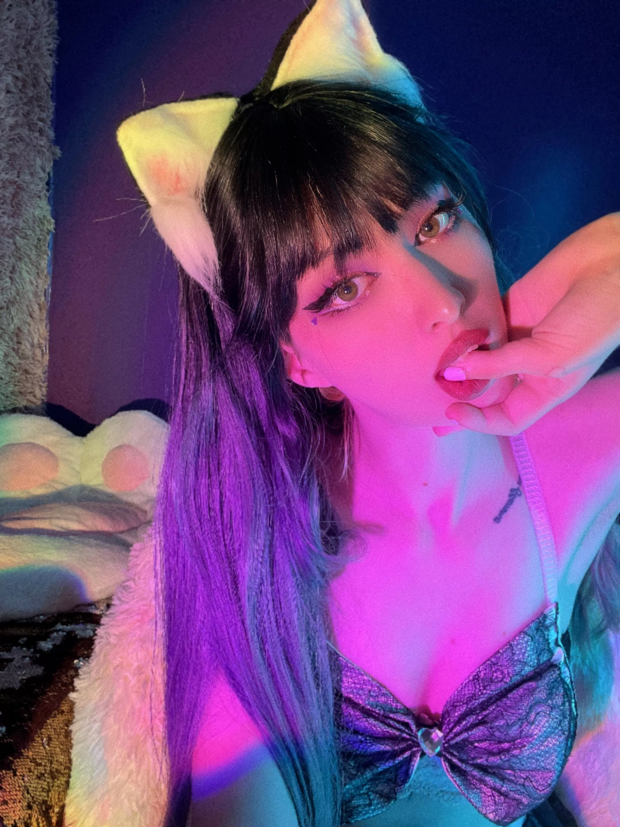 hi gamers, don’t you think i’m pretty? 💝