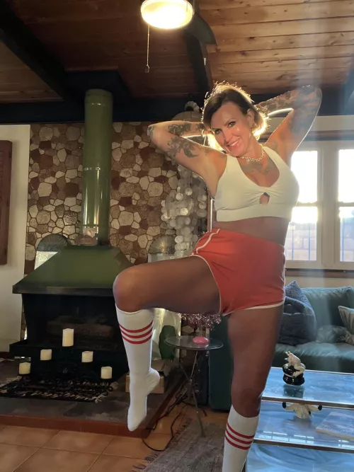 I cut my hair shorter! What do you think? F/46