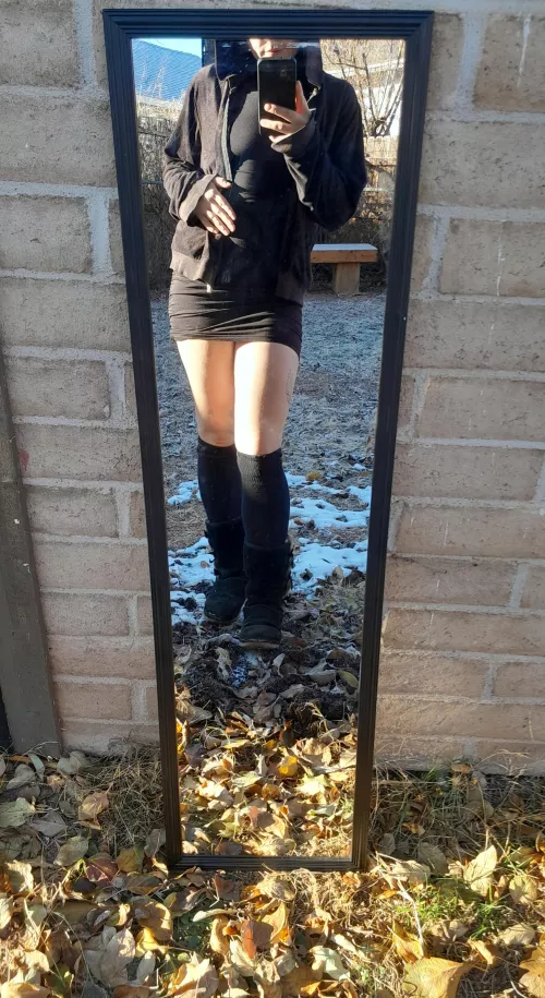 I keep my earmuffs above my socks 🖤😼