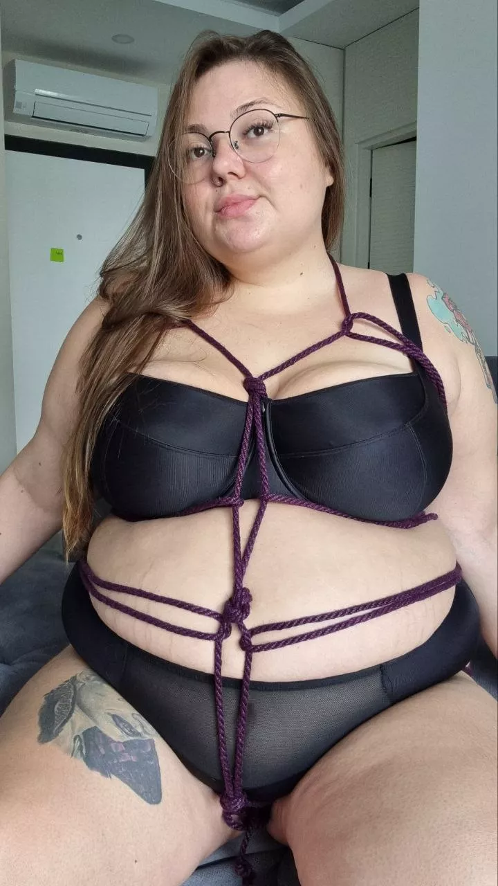 I like when the belt pulls my fat belly