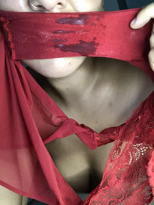 I made a mess in my panties😫