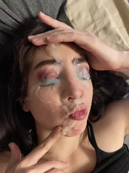 I take some pretty huge facials😍