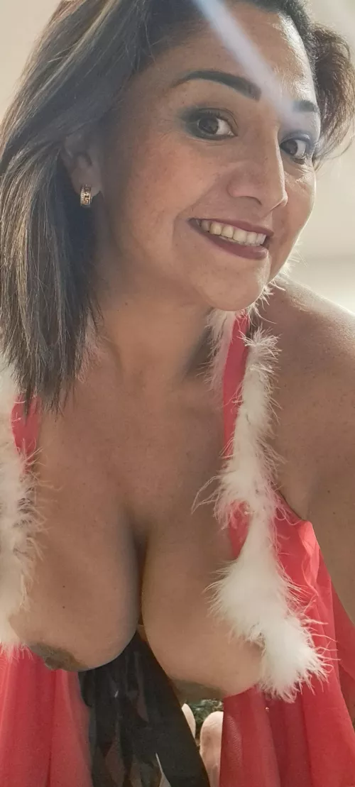 I wanna be your Chistmas present!!!❄️☃️🔥🥰