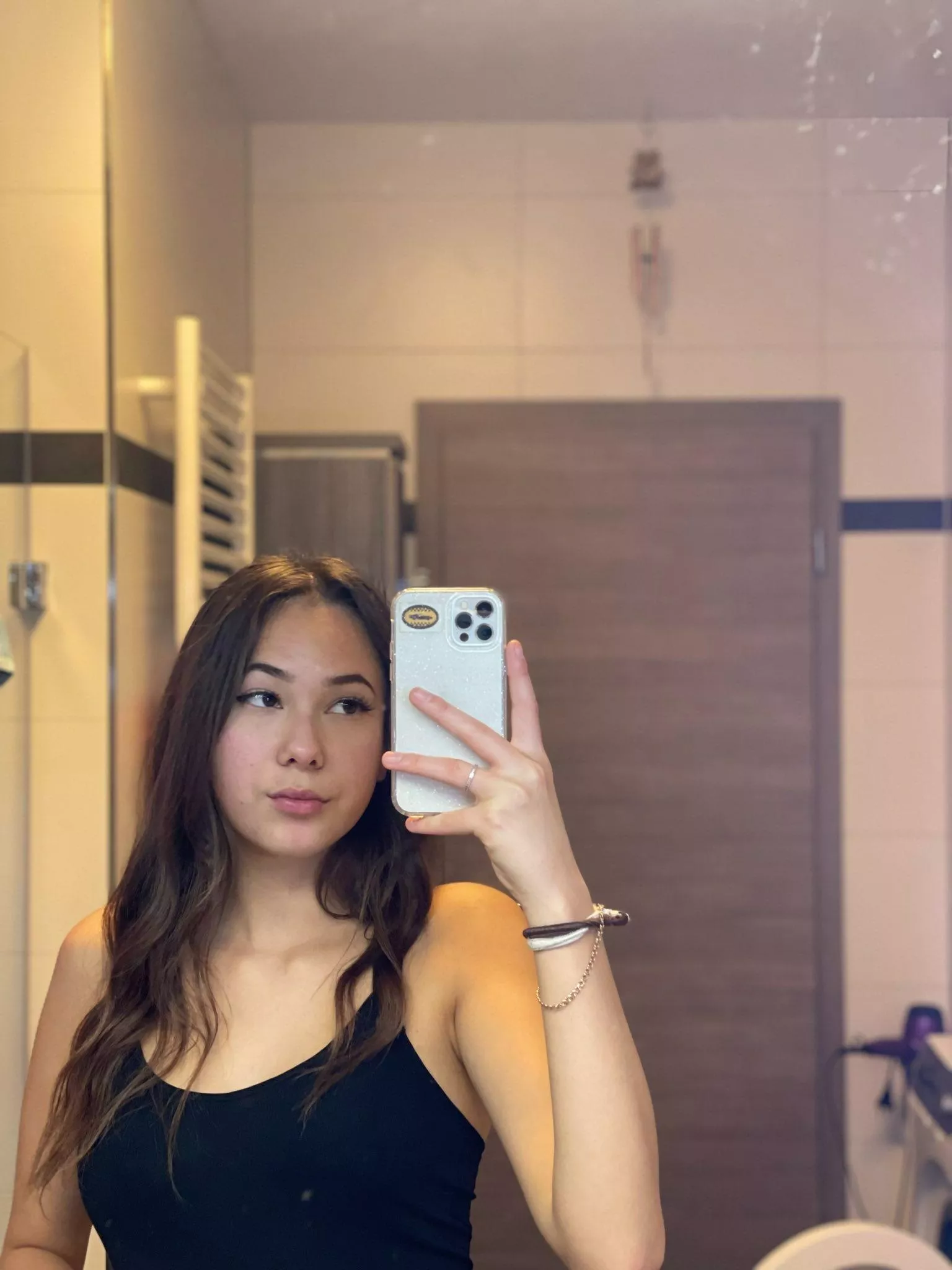 I'm super tiny.. I wonder if you'll fit inside me ;)