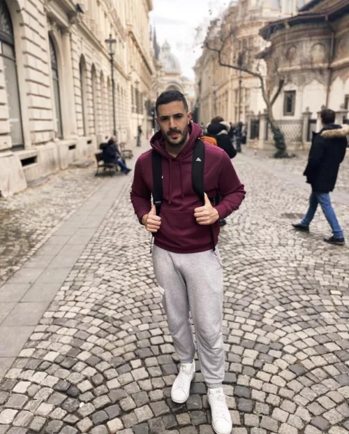 In my gray sweatpants era!