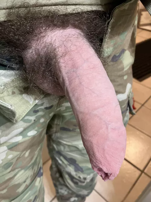 Just a military dude who’s proud of my foreskin 🇺🇸