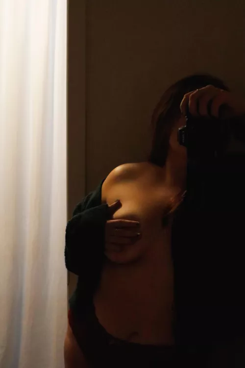 Just a peek while no ones watching