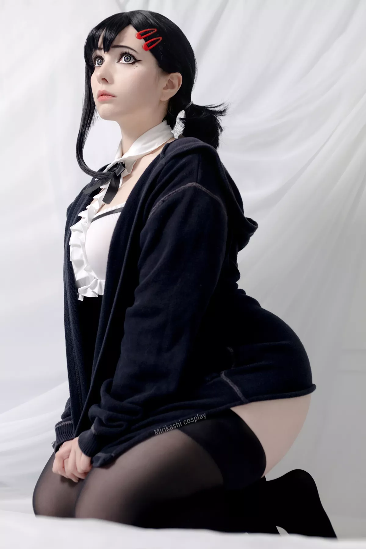 Kobeni cosplay from Chainsaw man (by n_mirikashi)