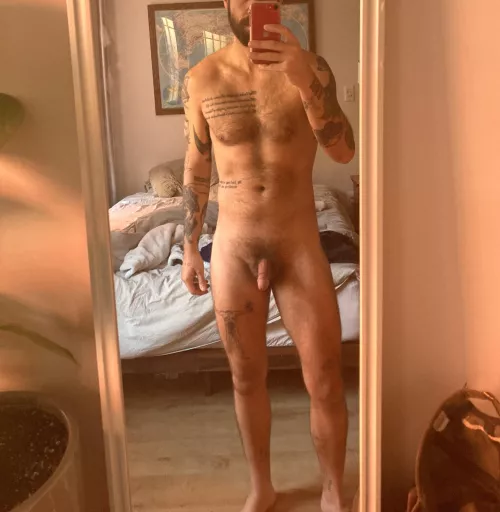 M. 34. 160 lbs. 5’11. Couldn’t resist capturing this light.