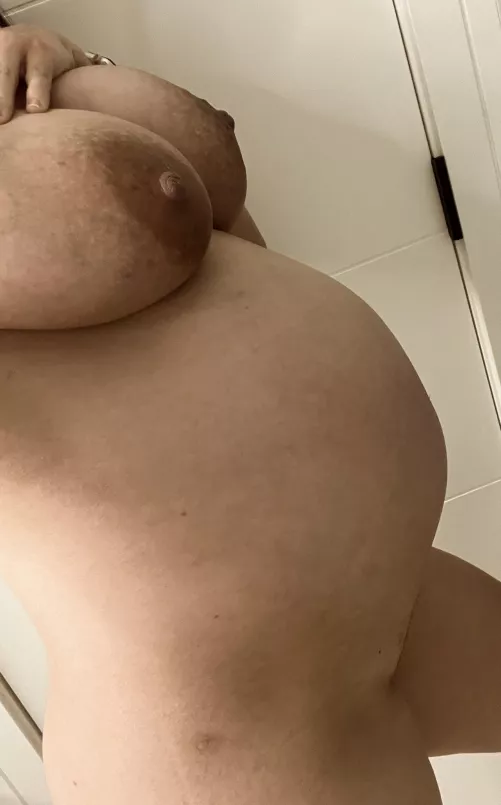Mommy needs cock in my swollen wet pregnant pussy