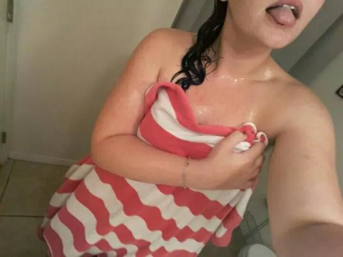 My hair definitely isn't all that's wet 😋