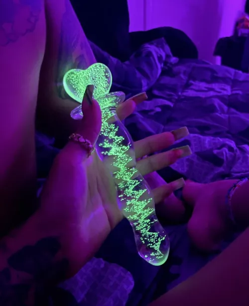 My hole full of cum who wanna lick