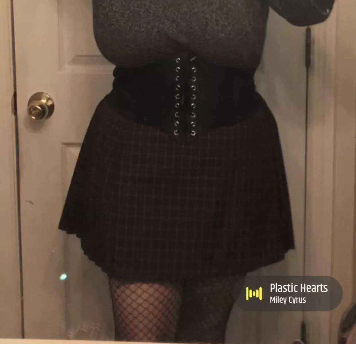 new stockings/fishnets! also new pre-made content! doing customs all week!
