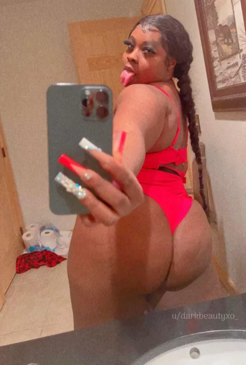 react if big black asses turn you on 🥵😈