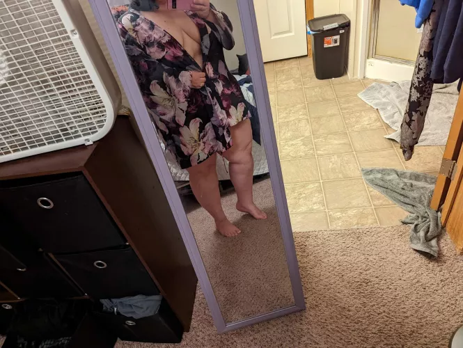 ready to take a shower? anybody wanna have some fun 😊