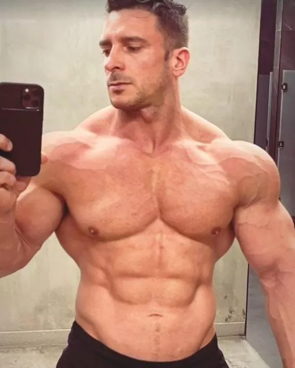 “Rodolfo Moro” …