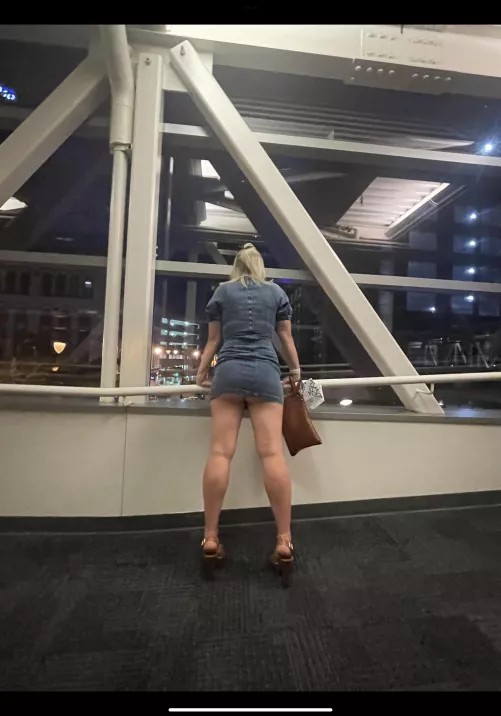 Sneaking around the city showing off