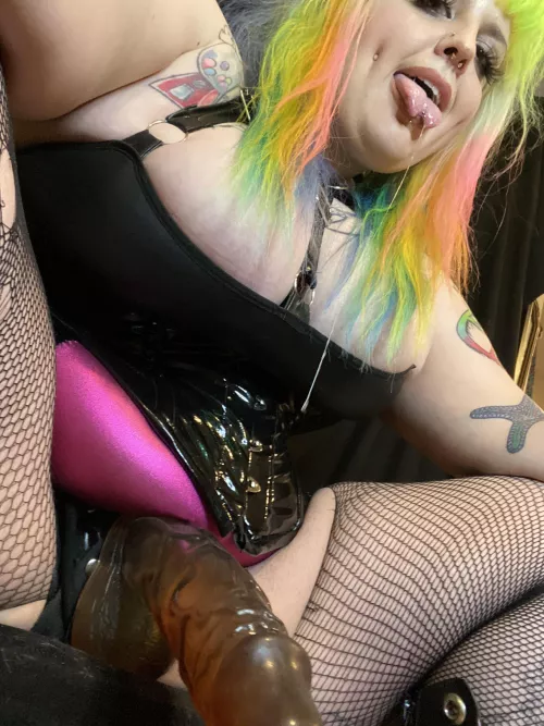 Suck the spit off of my split tongue💦