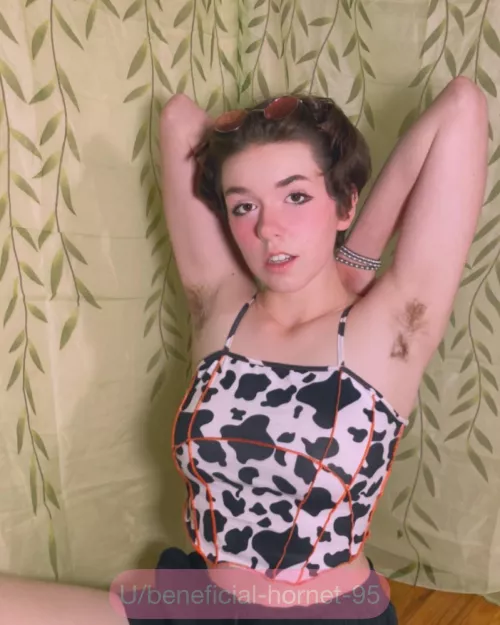 The vines in the background make me think of the jungle… and so do my armpits