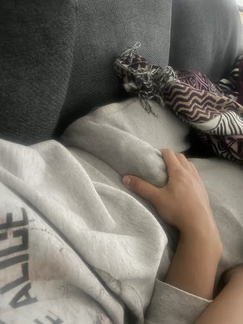 this happen to anyone out of nowhere after biting into something really tasty?