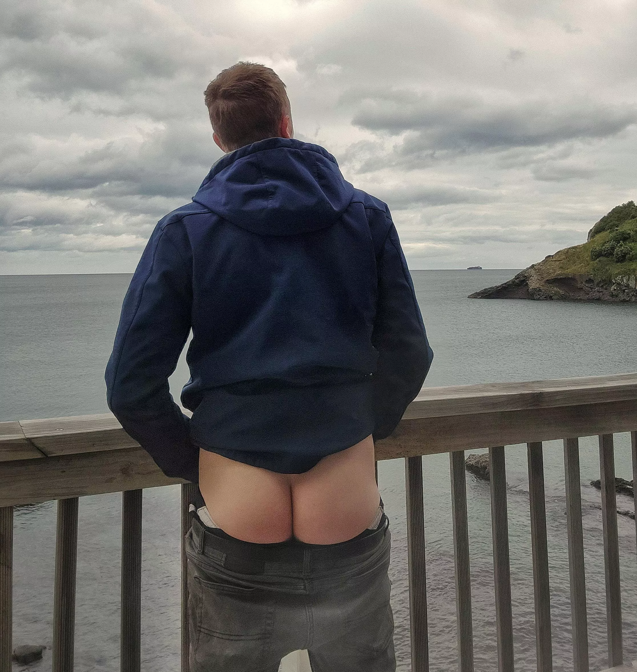 This ocean breeze has some bite