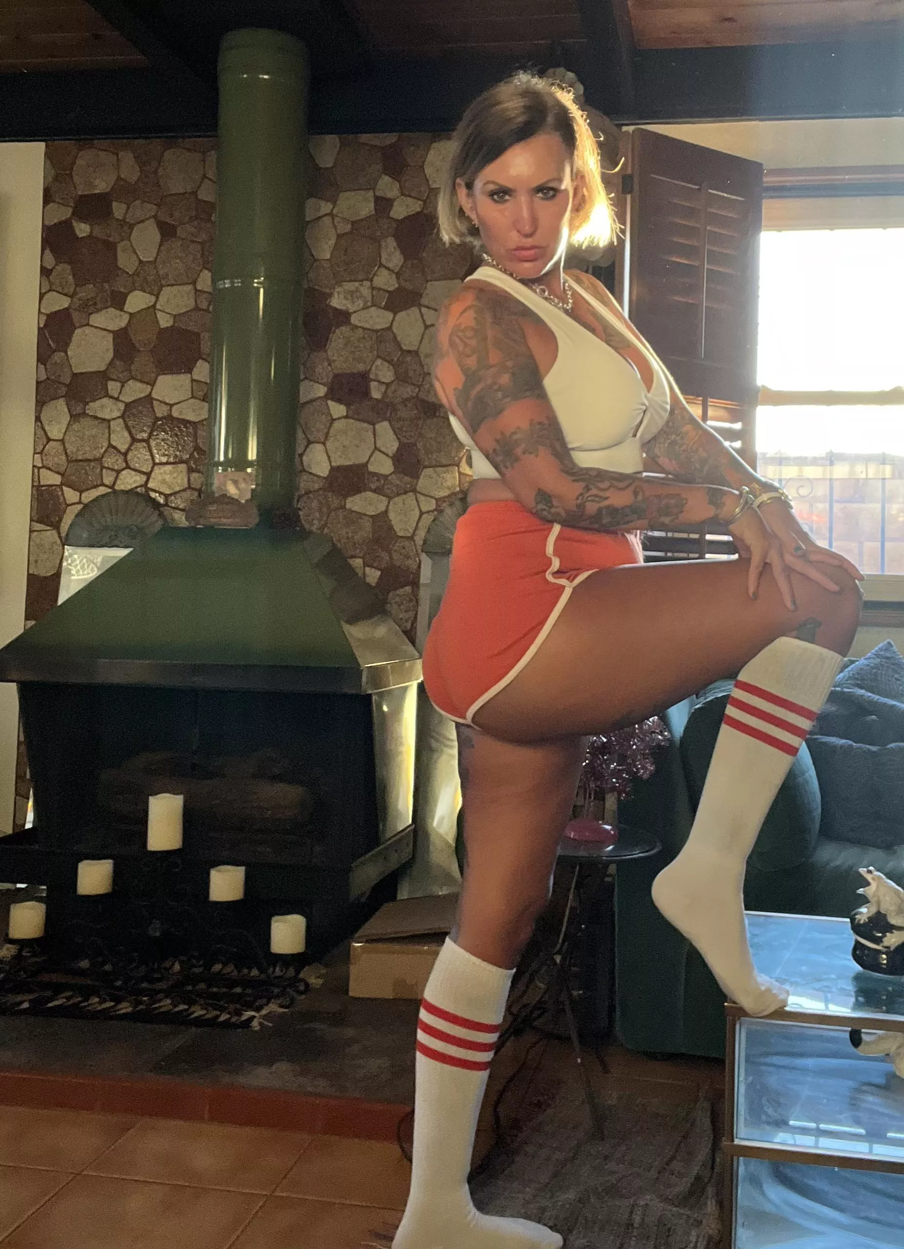 Who doesn’t love milfs in Knee high socks and booty shorts - mom f/46