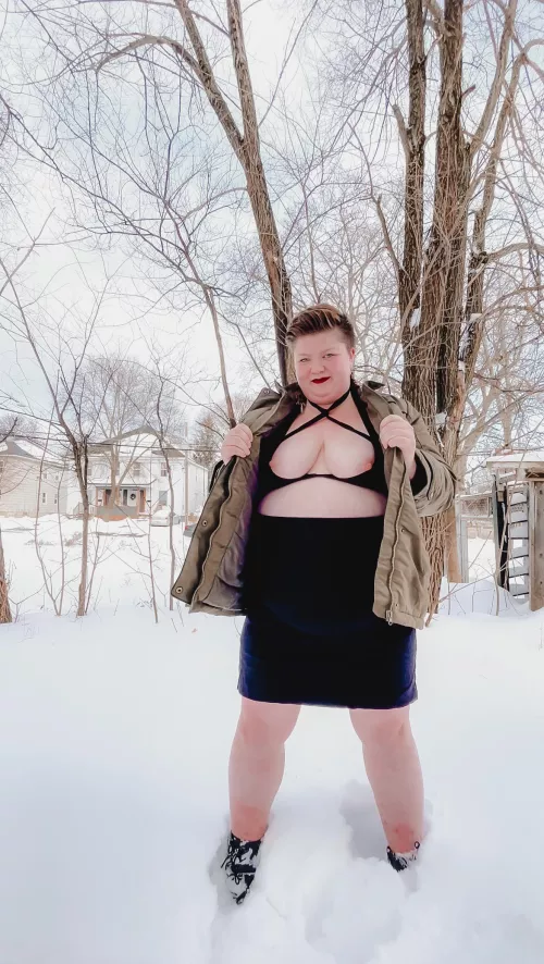 Who wants to breed a Canadian Milf?