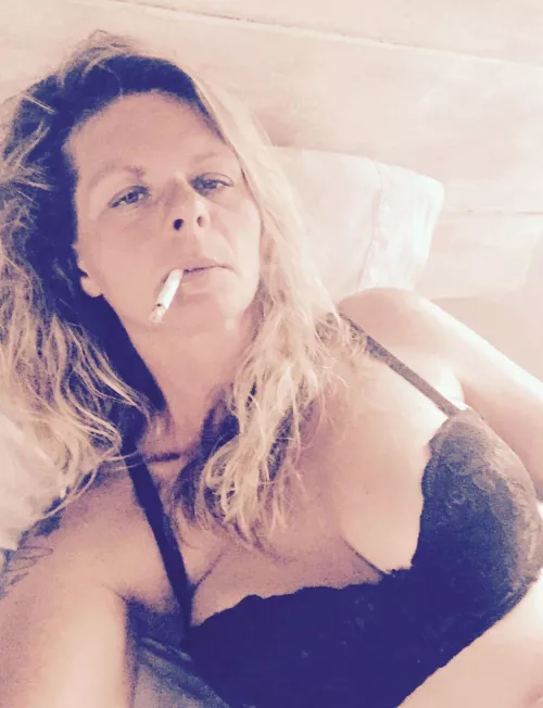 Would you fuck me? 💋