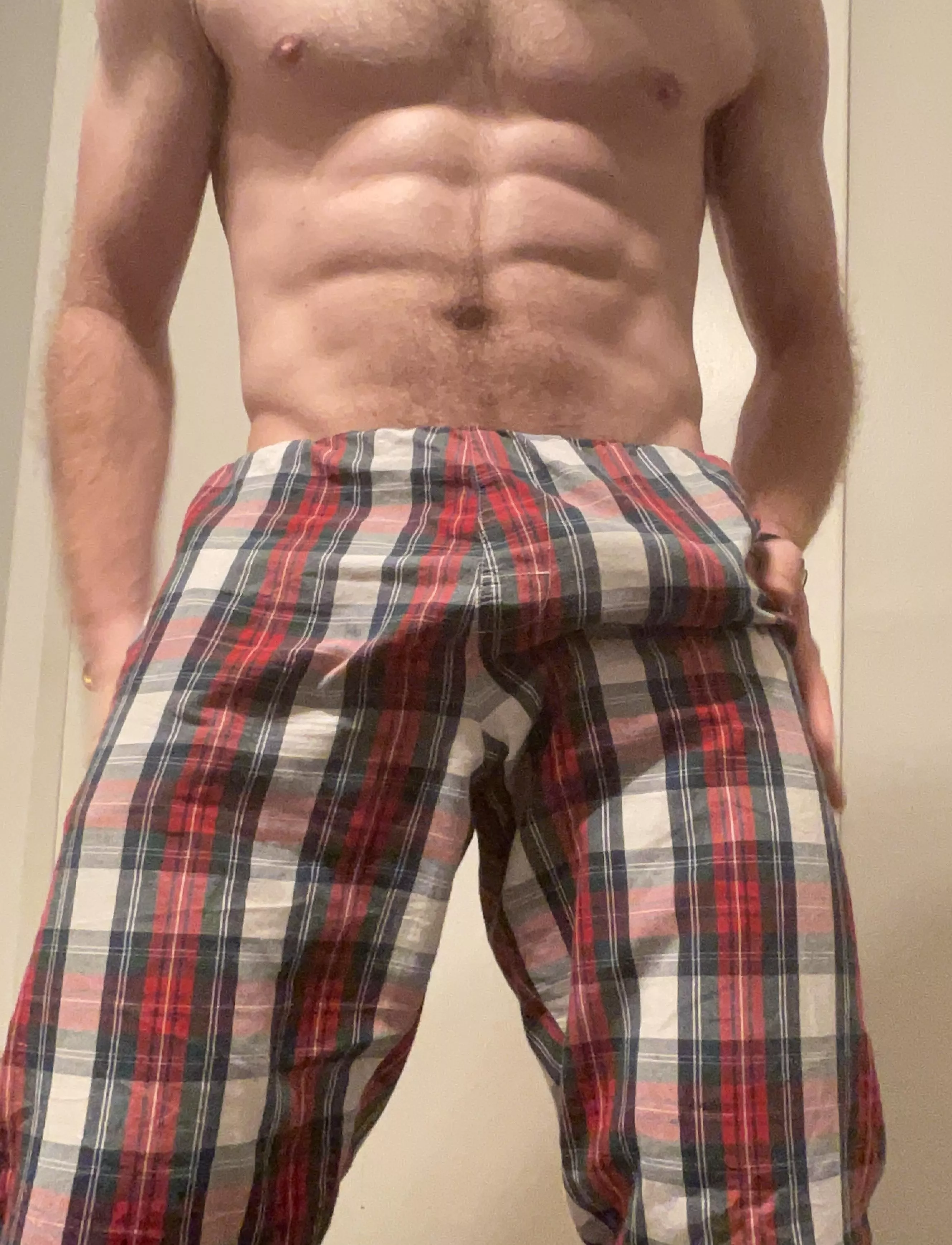 (32) woke up with a little extra Christmas spirit this morning