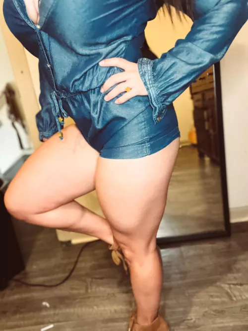 37f mom with nice thighs