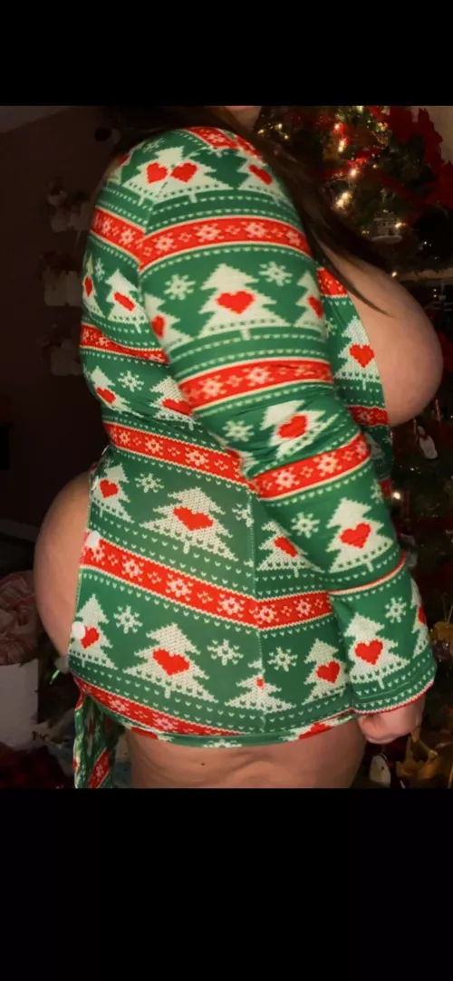All the curves popping out in my Christmas PJs